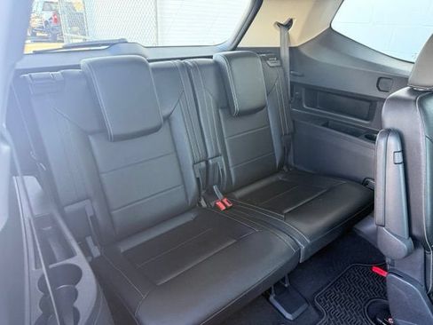 Used 2022 Volkswagen Atlas SEL R-Line AWD/4WD image 16