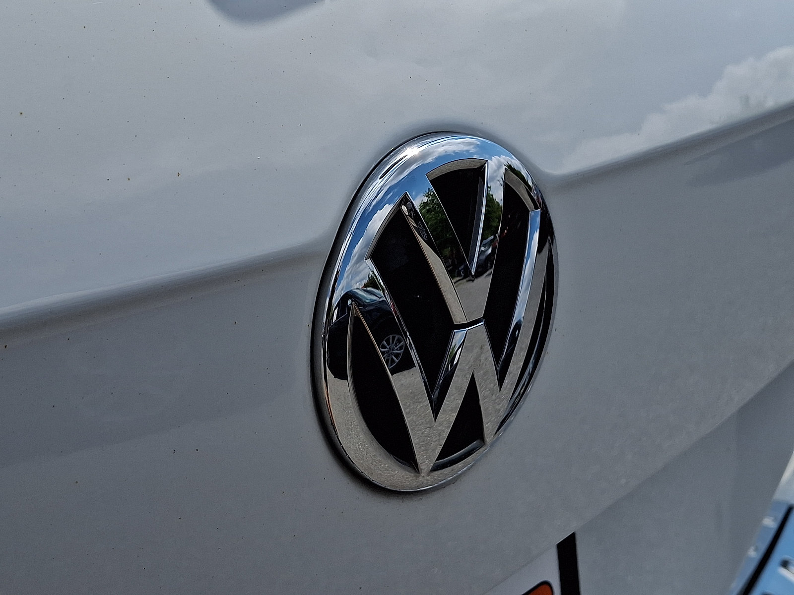 Used 2021 Volkswagen Tiguan SEL AWD/4WD image 30