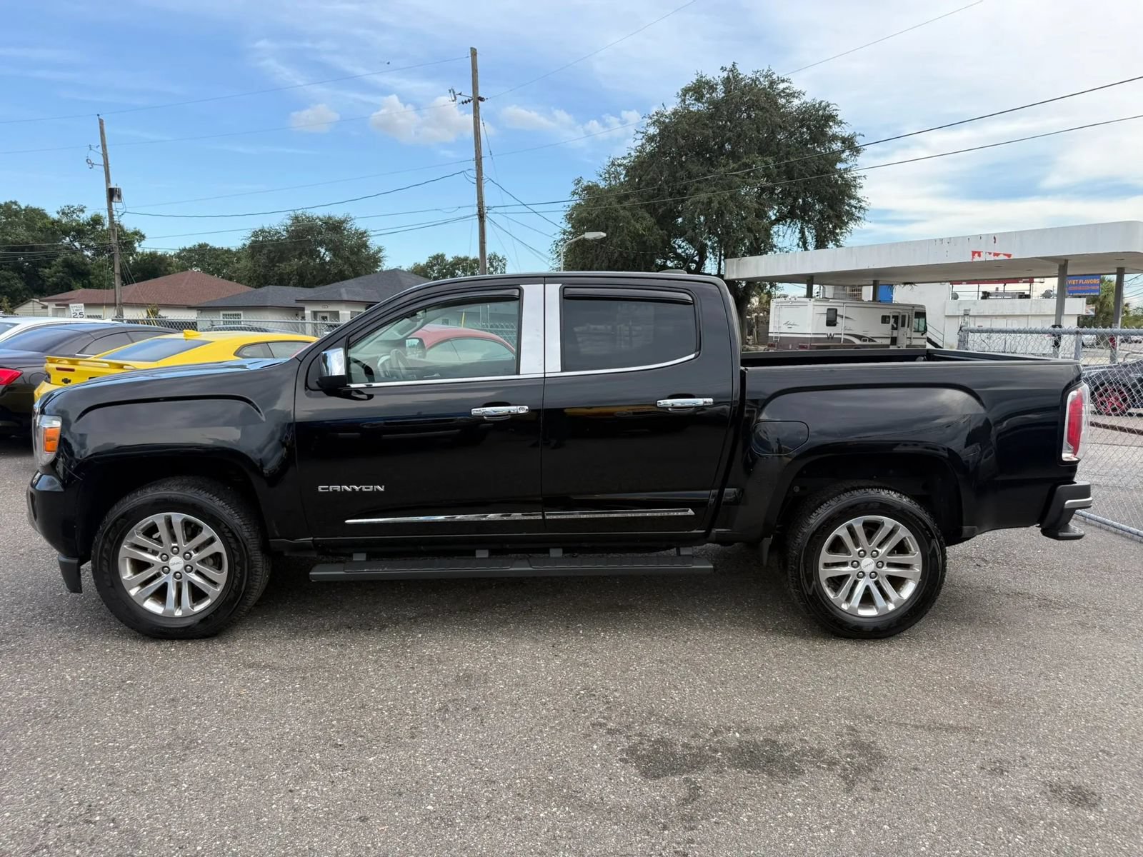 Used 2015 GMC Canyon SLT RWD image 8