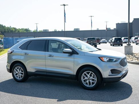 Used 2024 Ford Edge SEL AWD/4WD image 12