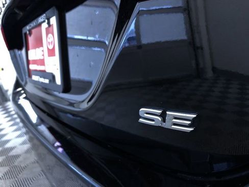 Used 2019 Toyota Camry SE image 15