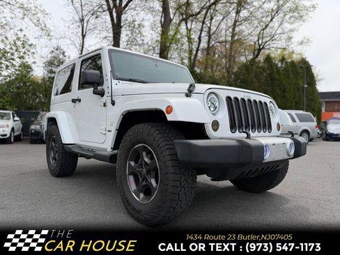 Used 2014 Jeep Wrangler Sahara w/ Dual Top Group AWD/4WD image 10
