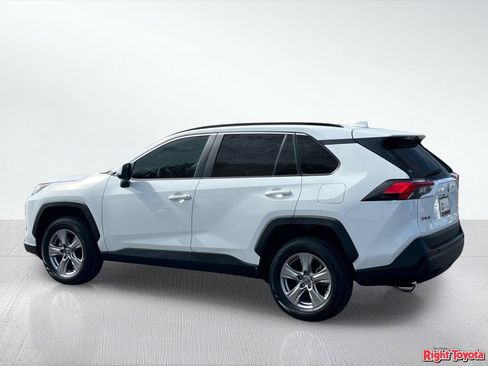 Certified 2025 Toyota RAV4 XLE FWD image 5