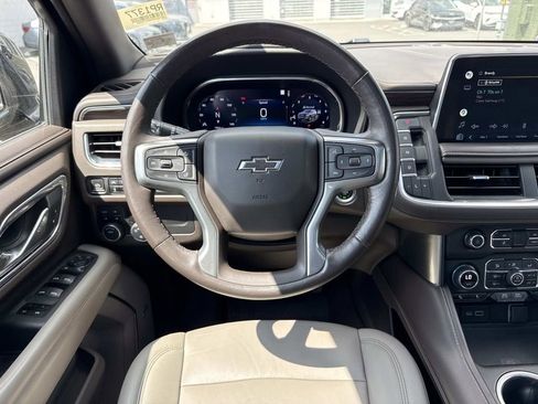 Used 2022 Chevrolet Tahoe Z71 w/ Luxury Package AWD/4WD image 13
