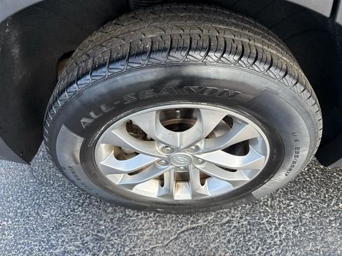 Used 2019 Hyundai Santa Fe SEL AWD/4WD image 9
