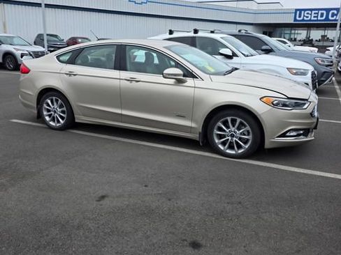 Used 2017 Ford Fusion Energi SE FWD image 1
