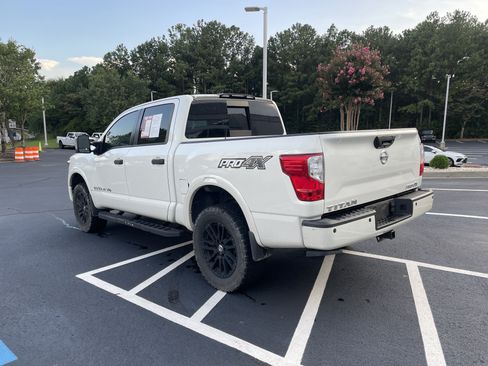 Used 2019 Nissan Titan PRO-4X w/ Pro-4x Convenience Package AWD/4WD image 8