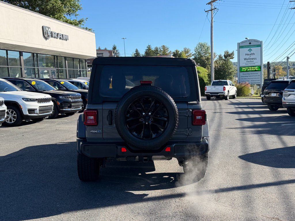 Used 2021 Jeep Wrangler Unlimited Sahara w/ Cold Weather Group AWD/4WD image 4