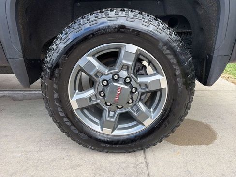 Used 2025 GMC Sierra 2500 SLT AWD/4WD image 46