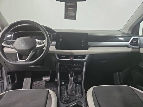 Used 2025 Volkswagen Taos SE w/ Panoramic Sunroof Package AWD/4WD image 20