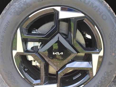 New 2026 Kia Sportage EX FWD image 18