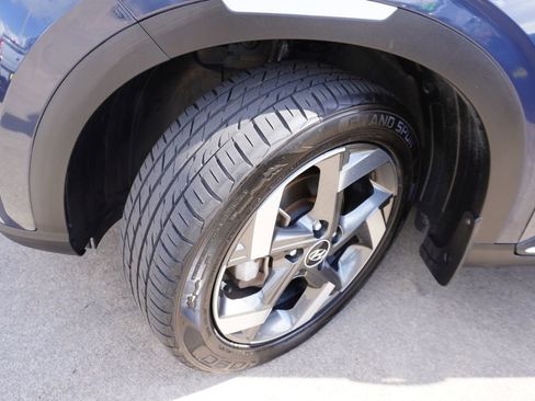 Used 2021 Hyundai Venue w/ Cargo Package image 28