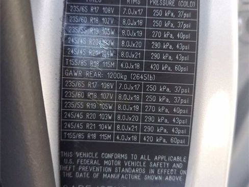 Used 2018 Jaguar E-PACE S image 33