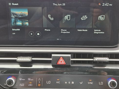 New 2026 Kia Sportage EX w/ EX Panorama Roof Package FWD image 12