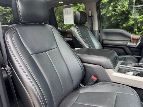 Used 2019 Ford F150 Lariat w/ Equipment Group 502A Luxury AWD/4WD image 11