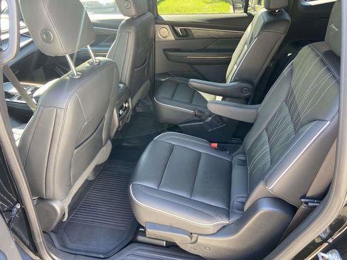 Used 2025 Buick Enclave Avenir w/ Super Cruise Package FWD image 20