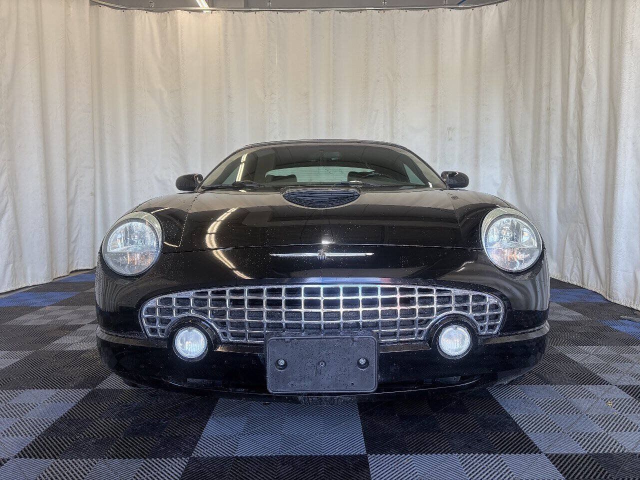 Used 2002 Ford Thunderbird RWD image 3