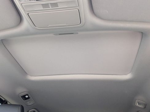 Used 2024 Honda Odyssey EX-L image 13