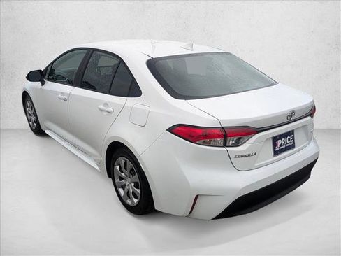 Used 2025 Toyota Corolla LE image 7