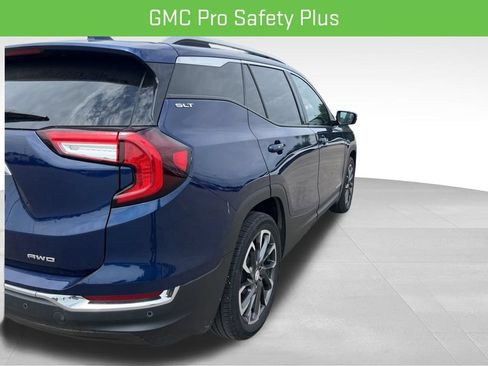 Used 2022 GMC Terrain SLT w/ Infotainment Package II AWD/4WD image 6