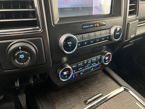 Used 2019 Ford Expedition Limited w/ Special Edition Package image 31