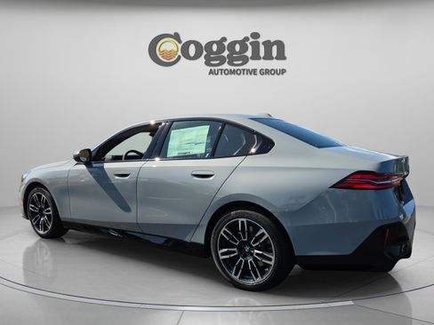 New 2026 BMW 530i w/ M Sport Package RWD image 4