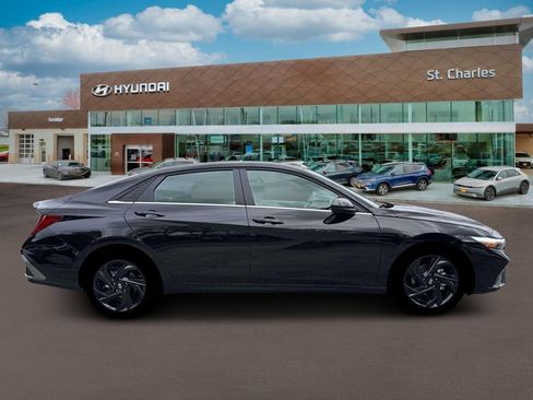 New 2026 Hyundai Elantra SEL Sport Premium FWD image 9