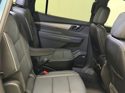 Certified 2025 Buick Enclave Preferred image 22