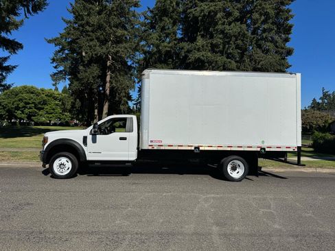 Used 2019 Ford F550 4x4 Regular Cab Super Duty image 2