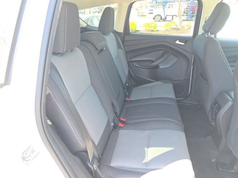 Used 2018 Ford Escape SE image 22