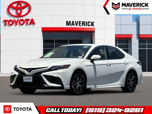 Used 2024 Toyota Camry SE FWD image 1