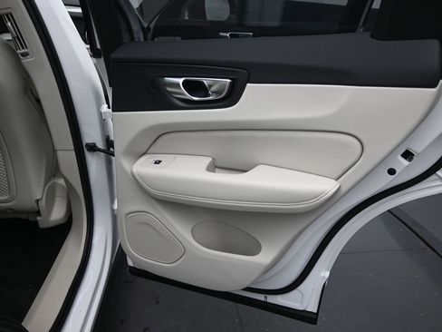 New 2026 Volvo XC60 B5 Ultra w/ Protection Package Premier image 33