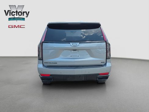 Used 2022 Cadillac Escalade ESV Sport Platinum AWD/4WD image 16