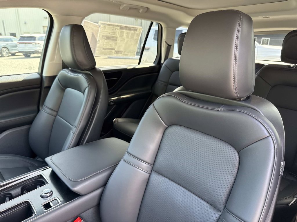 New 2027 Lincoln Aviator 2WD image 22