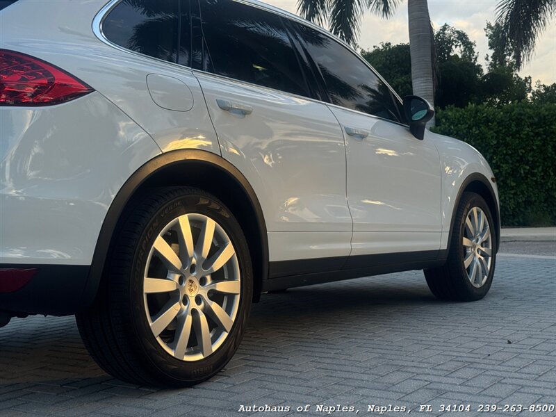 Used 2013 Porsche Cayenne S AWD/4WD image 7