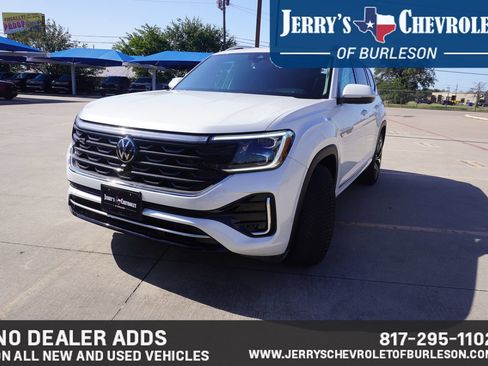 Used 2024 Volkswagen Atlas SEL Premium R-Line AWD/4WD image 2