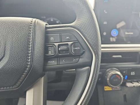 Used 2025 Toyota 4Runner TRD Off-Road Premium AWD/4WD image 18