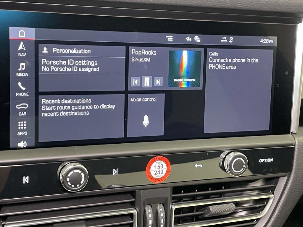 Certified 2026 Porsche Macan AWD/4WD image 29