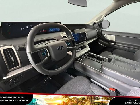 Used 2025 Ford Expedition Max Active AWD/4WD image 18
