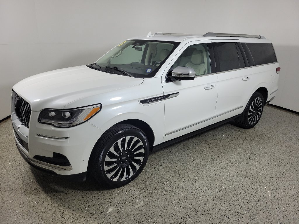 Certified 2023 Lincoln Navigator L Black Label AWD/4WD image 2
