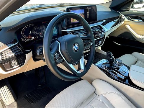Used 2022 BMW 530i w/ M Sport Package image 17