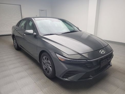 Used 2024 Hyundai Elantra SEL FWD image 13