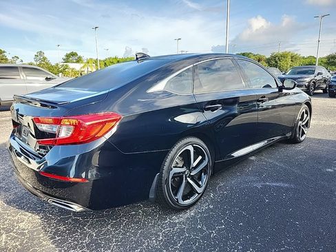 Used 2018 Honda Accord Sport image 3