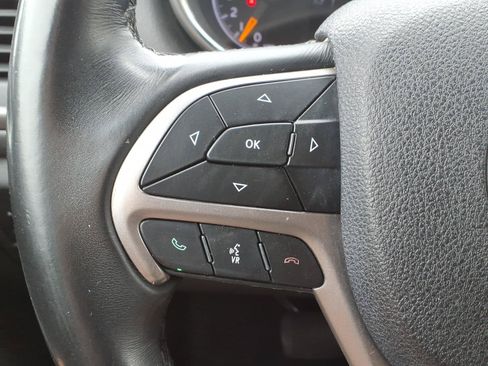 Used 2018 Jeep Grand Cherokee Laredo AWD/4WD image 18