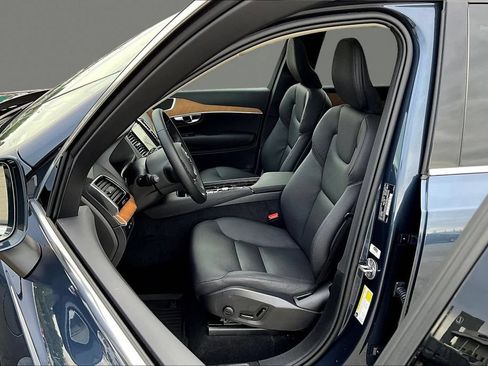 Used 2025 Volvo XC90 T8 Plus w/ Protection Package Premier AWD/4WD image 25