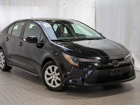 Used 2024 Toyota Corolla LE image 1