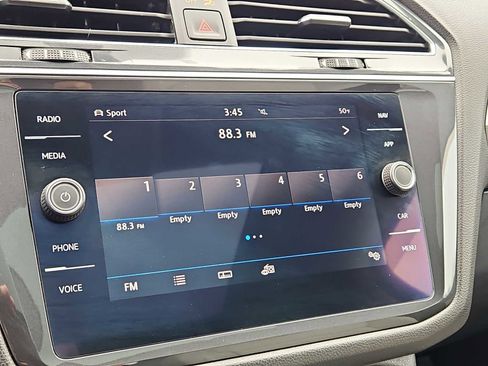 Used 2019 Volkswagen Tiguan SEL AWD/4WD image 29