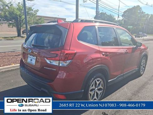 Used 2023 Subaru Forester Premium AWD/4WD image 10