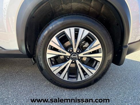 Used 2022 Nissan Rogue SV image 21