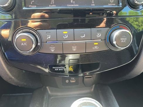 Used 2020 Nissan Rogue Sport S FWD image 31